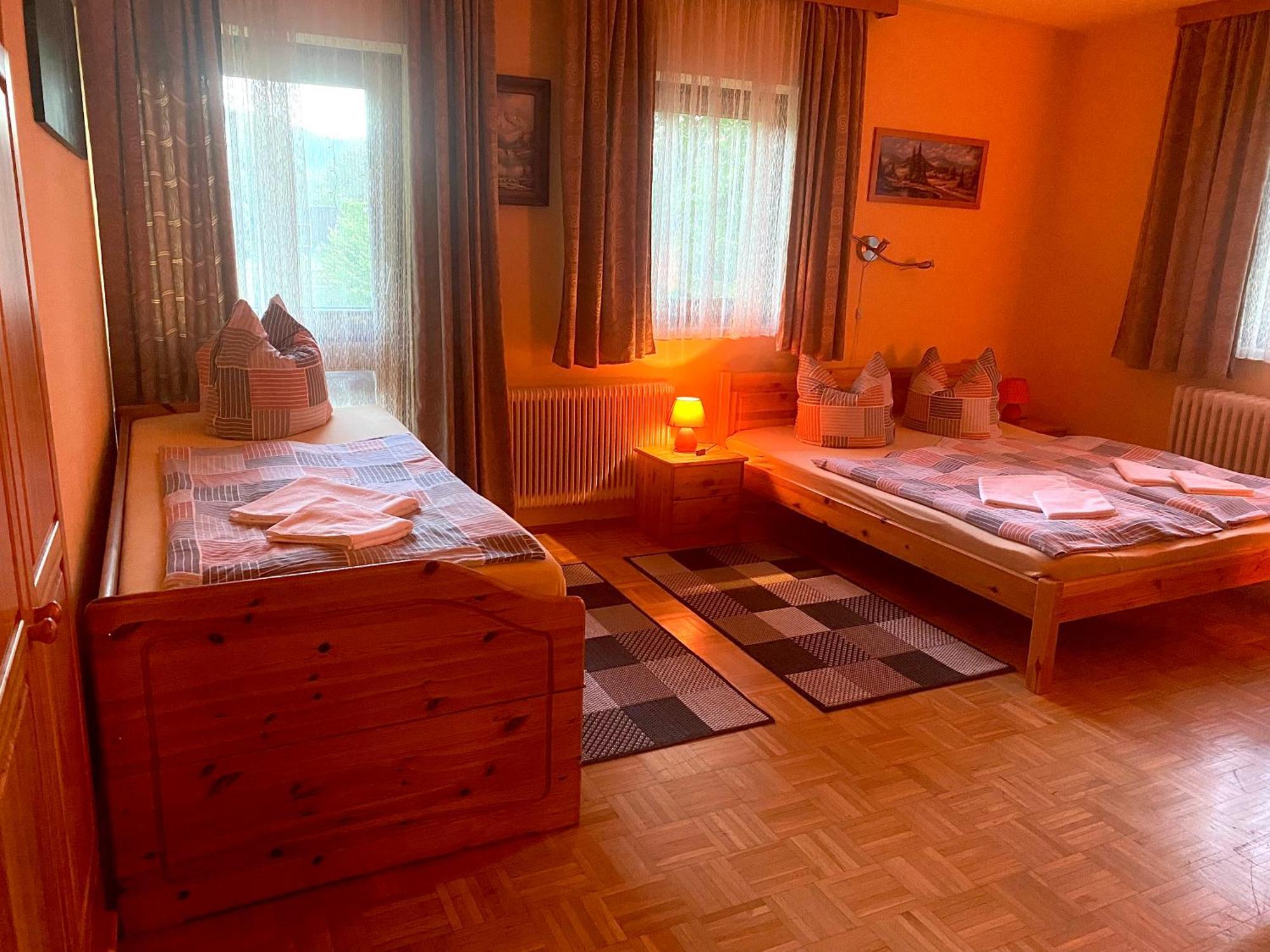 Pension zur Heiligen Krone Mauterndorf  Exterior foto